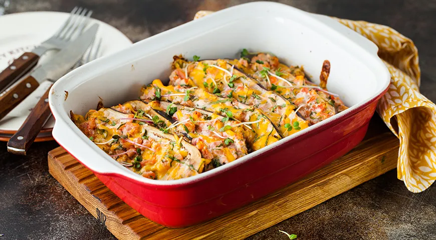 Baklažaanid tomatite ja juustuga ahjus