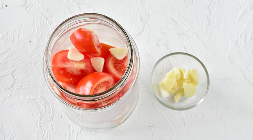 Tomatite, porgandite ja sibulate salat talveks