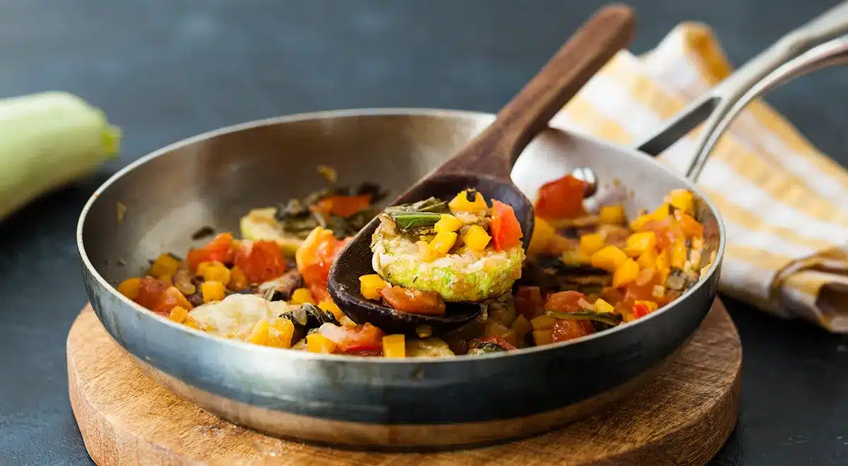 Mis juhtub, kui küpsetate suvikõrvitsat tomatitega?